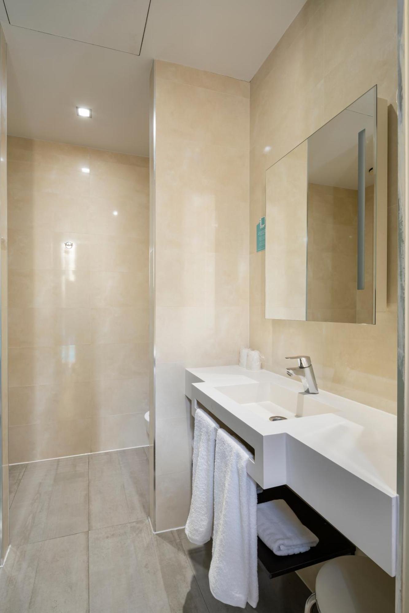Alda Route 42 Hotel Illescas Ngoại thất bức ảnh